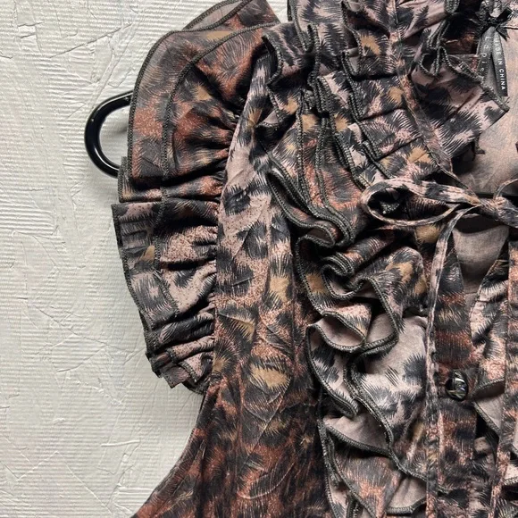 Lapis animal print cheetah ruffle belted sleeveless blouse top button front M - Picture 4 of 8